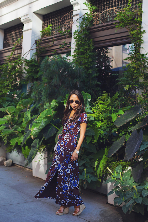 banana republic floral maxi dress, lo and sons, pearl crossbody, christine petric, the view from 5 ft. 2, ny bloggers