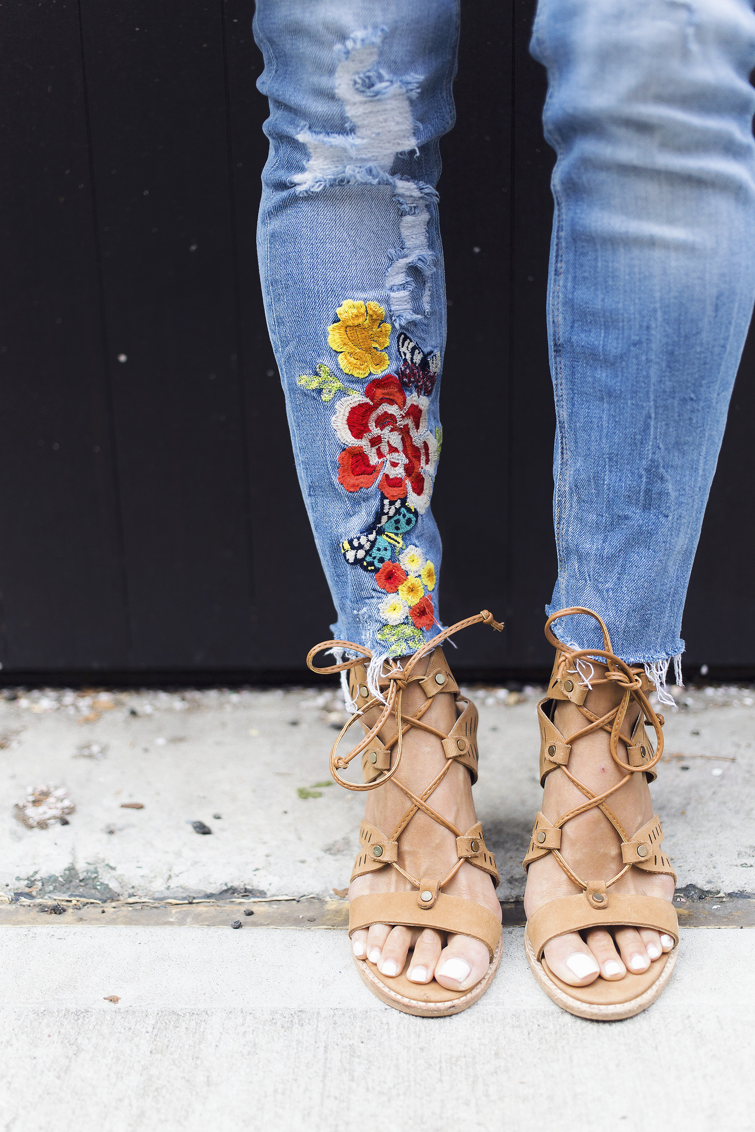 embroidered jeans, ruffles, bodysuit, summer style, the view from 5 ft. 2, nyc bloggers