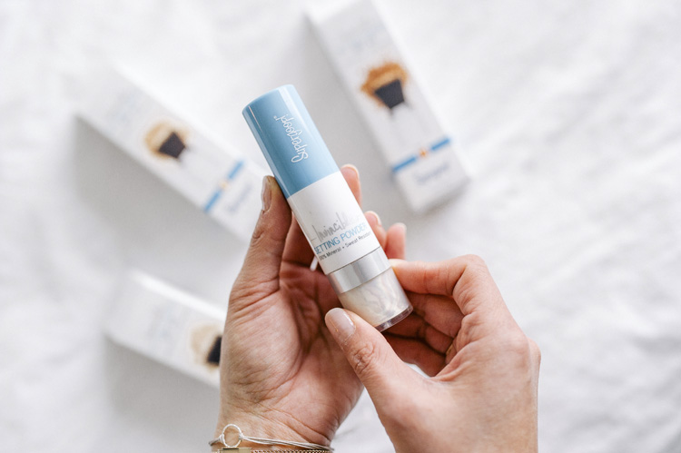 supergoop! 100% mineral invincible setting powder, mineral powder, sunscreen protection
